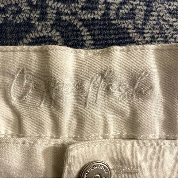 Copperflash Women’s Curvy  Mid-Rise Capri Size 14 White Waist 34 Casual - Picture 7 of 8
